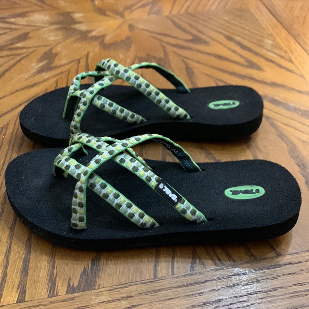 Teva Olowahu Strappy Flip Flops Green Yellow White Pattern Size 7 - Picture 12 of 12